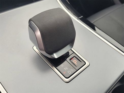 Used 2025 Land Rover Range Rover Velar S image 21