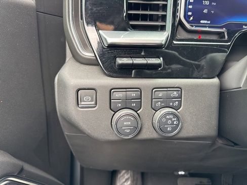 Used 2023 Chevrolet Silverado 1500 High Country w/ Technology Package image 22