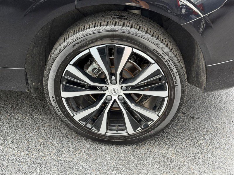 Certified 2025 Volvo XC60 B5 Plus AWD/4WD image 8