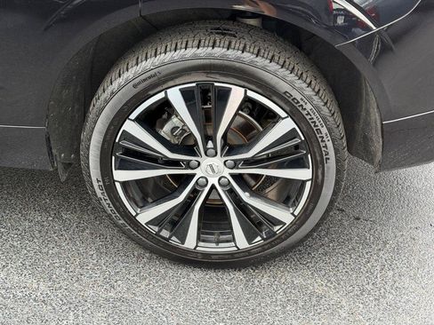 Used 2025 Volvo XC60 B5 Plus AWD/4WD image 8