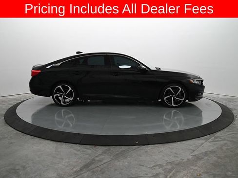 Used 2018 Honda Accord Sport image 5