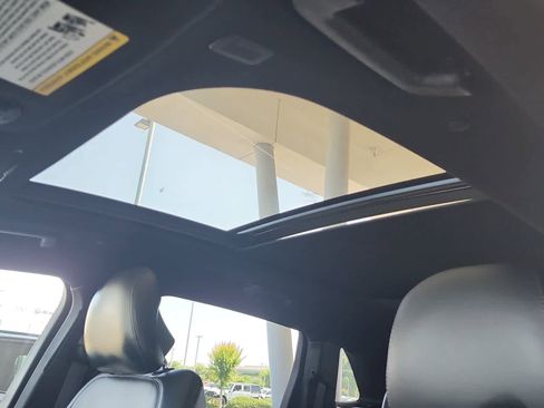 Used 2019 Lincoln Nautilus Reserve FWD image 17
