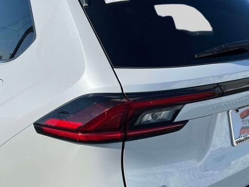 Certified 2025 Toyota Grand Highlander Platinum image 13