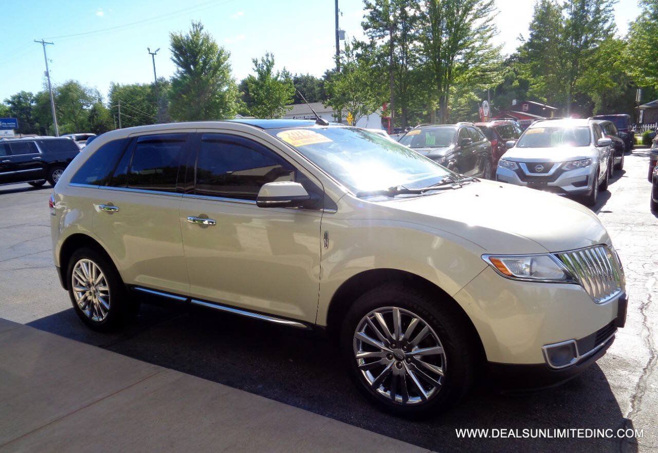 Used 2015 Lincoln MKX AWD w/ Equipment Group 102A image 2
