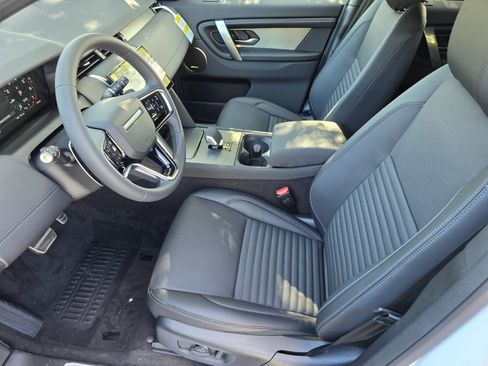 Used 2026 Land Rover Discovery Sport Landmark AWD/4WD image 10