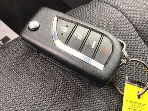 Used 2025 Toyota Corolla LE image 23