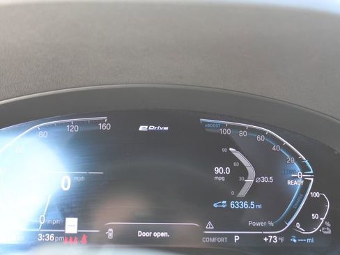 Used 2020 BMW 530e xDrive w/ Premium Package image 21