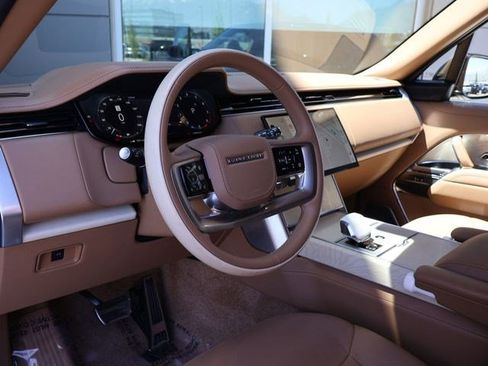 Used 2025 Land Rover Range Rover SV AWD/4WD image 14