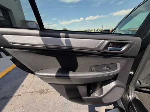 Used 2017 Subaru Outback 2.5i Premium AWD/4WD image 19