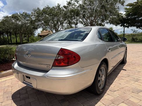 Used 2007 Buick LaCrosse CX FWD image 2