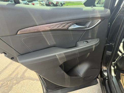 Used 2021 Buick Envision Avenir w/ Technology Package II image 22