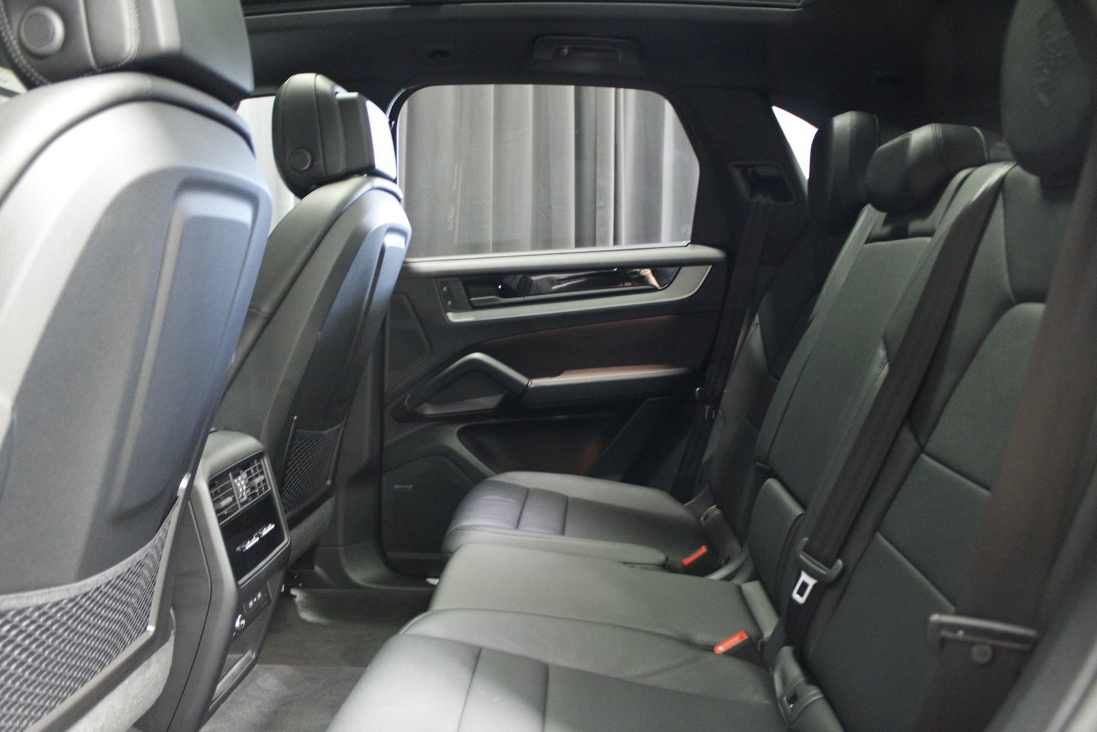 Certified 2026 Porsche Cayenne S AWD/4WD image 45