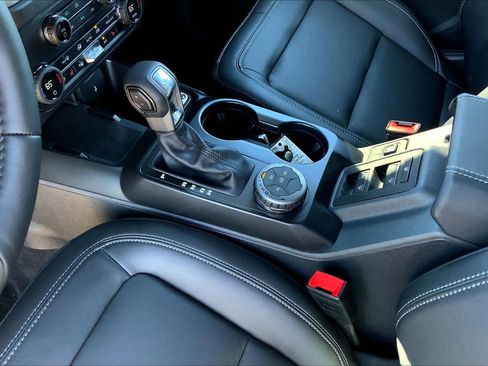 New 2025 Ford Bronco Outer Banks image 7