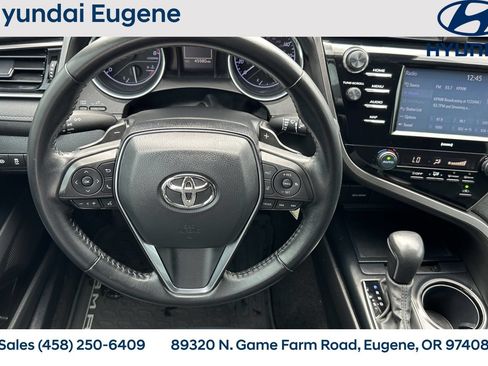 Used 2020 Toyota Camry SE FWD image 17