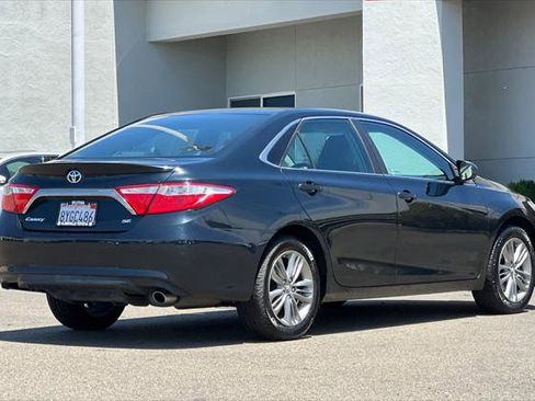 Certified 2017 Toyota Camry SE FWD image 2