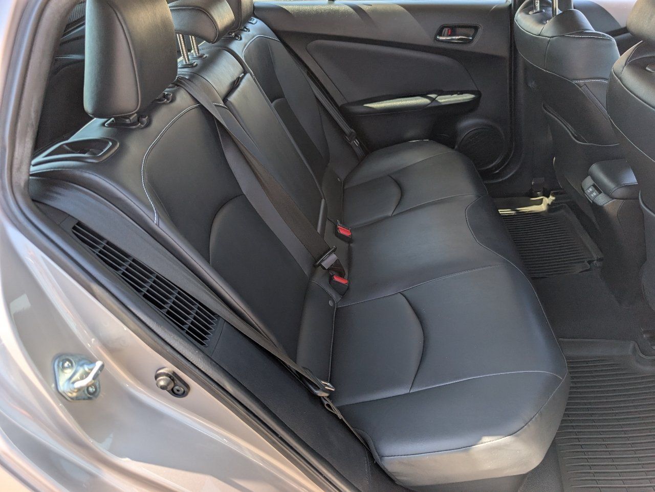 Used 2021 Toyota Prius Prime XLE FWD image 5