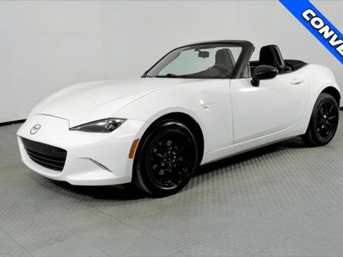 Used 2016 MAZDA MX-5 Miata Sport image 2
