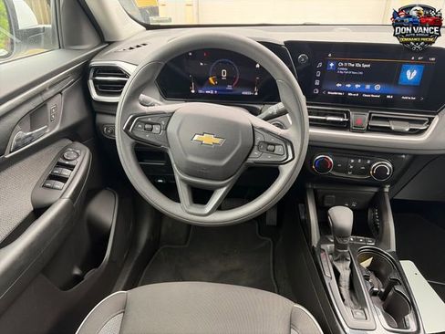 Used 2025 Chevrolet TrailBlazer LT AWD/4WD image 13