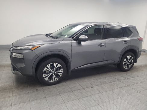 Used 2021 Nissan Rogue SV FWD image 2