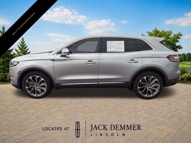 Used 2023 Lincoln Nautilus Reserve AWD/4WD image 3