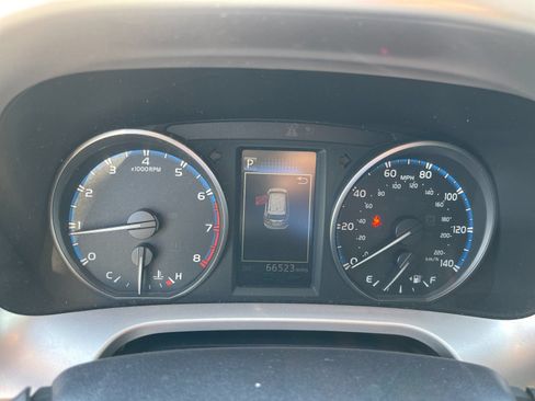 Used 2018 Toyota RAV4 XLE w/ Plus Extra Value Package AWD/4WD image 27