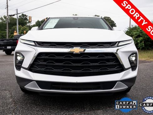 Used 2023 Chevrolet Blazer LT image 2