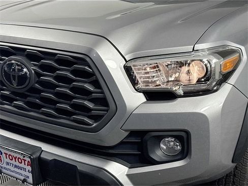 Used 2021 Toyota Tacoma TRD Off-Road image 3