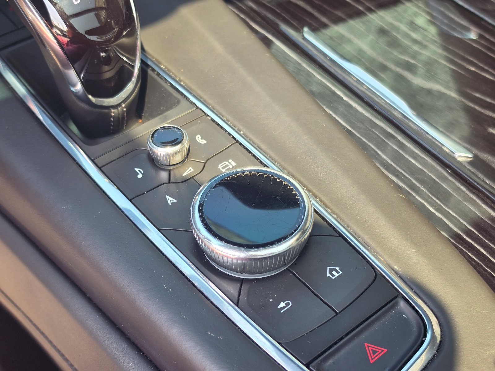 Used 2023 Cadillac Escalade V AWD/4WD image 19
