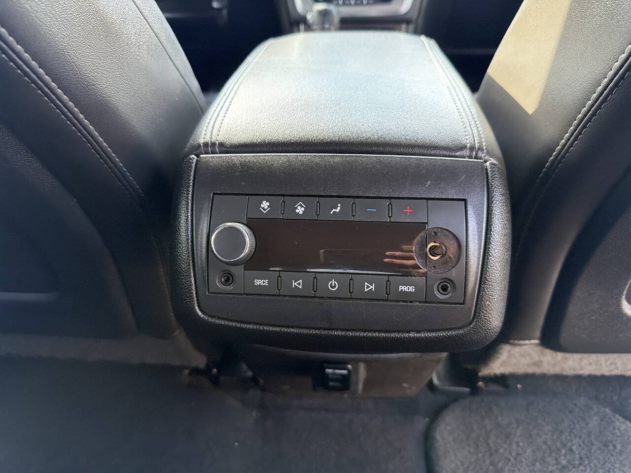 Used 2015 GMC Acadia SLT AWD/4WD image 25
