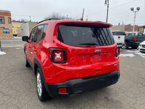 Used 2019 Jeep Renegade Latitude FWD image 10
