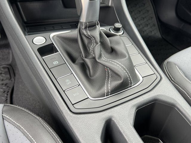 New 2025 Volkswagen Jetta SE FWD image 26