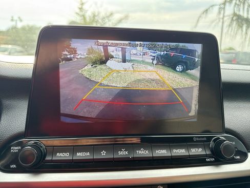 Used 2019 Kia Forte LXS image 13