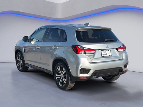 Used 2025 Mitsubishi Outlander Sport LE AWD/4WD image 3