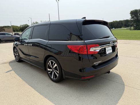Used 2018 Honda Odyssey Elite image 3