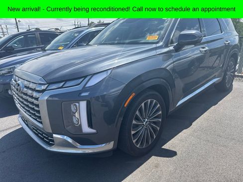 Used 2024 Hyundai Palisade Calligraphy FWD image 1