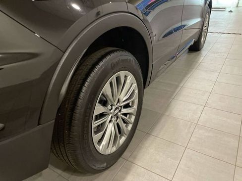 Certified 2025 Cadillac XT4 Premium Luxury image 12