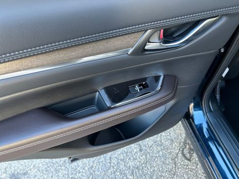 New 2025 MAZDA CX-5 Signature image 23