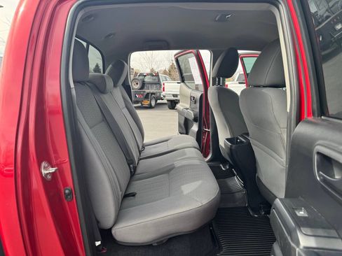 Used 2019 Toyota Tacoma SR image 30
