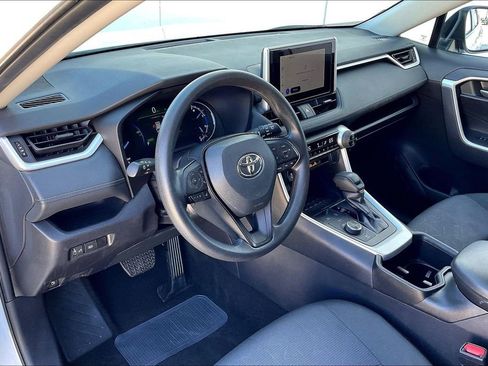 Used 2025 Toyota RAV4 XLE AWD/4WD image 14