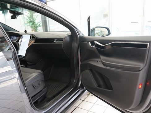 Used 2017 Tesla Model X 75D image 43