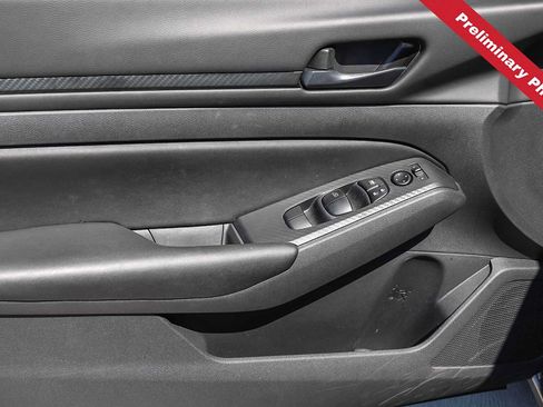 Used 2025 Nissan Altima 2.5 S FWD image 14