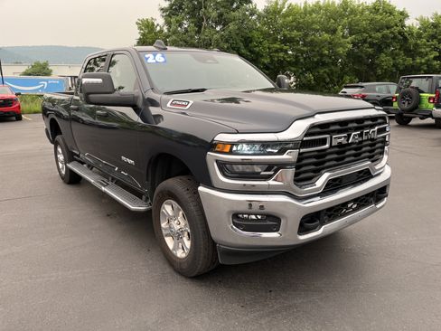 Used 2026 RAM 2500 Big Horn AWD/4WD image 3