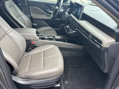 Used 2025 Lincoln Corsair Grand Touring w/ Equipment Group 301A AWD/4WD image 15