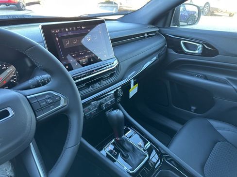 New 2026 Jeep Compass Latitude image 69