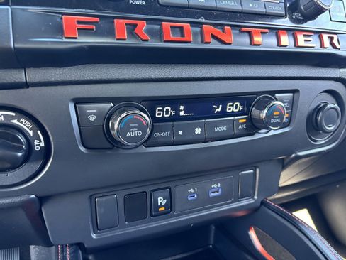 Used 2025 Nissan Frontier PRO-4X AWD/4WD image 24