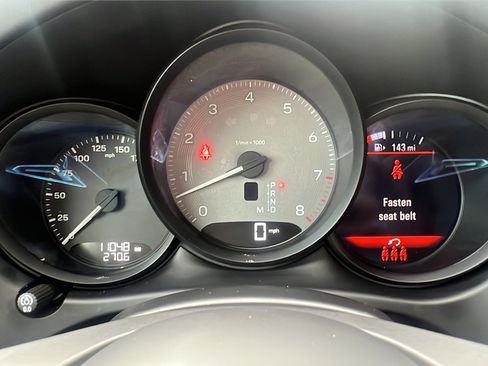Certified 2025 Porsche Macan S AWD/4WD image 30