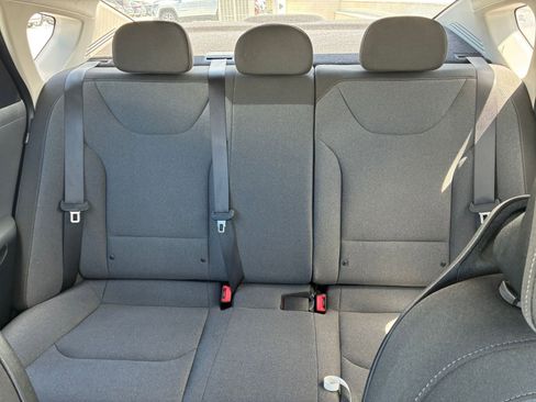 Used 2025 Kia K4 LXS FWD image 37