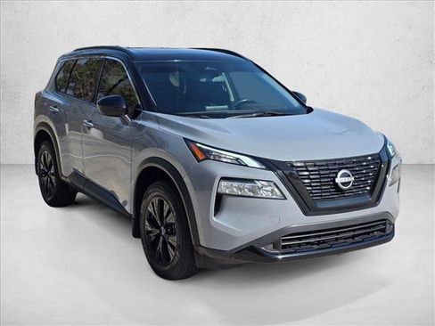 Used 2023 Nissan Rogue SV w/ SV Premium B Package image 3