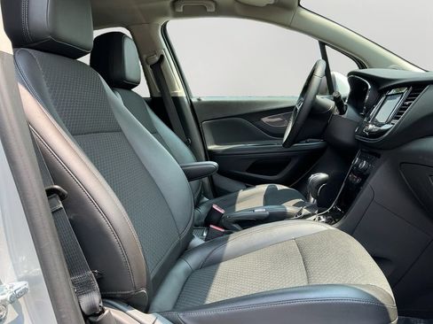 Used 2022 Buick Encore Preferred w/ Safety Package AWD/4WD image 12