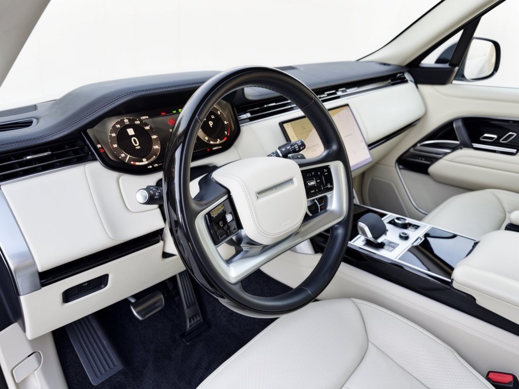 Used 2023 Land Rover Range Rover SE AWD/4WD image 4